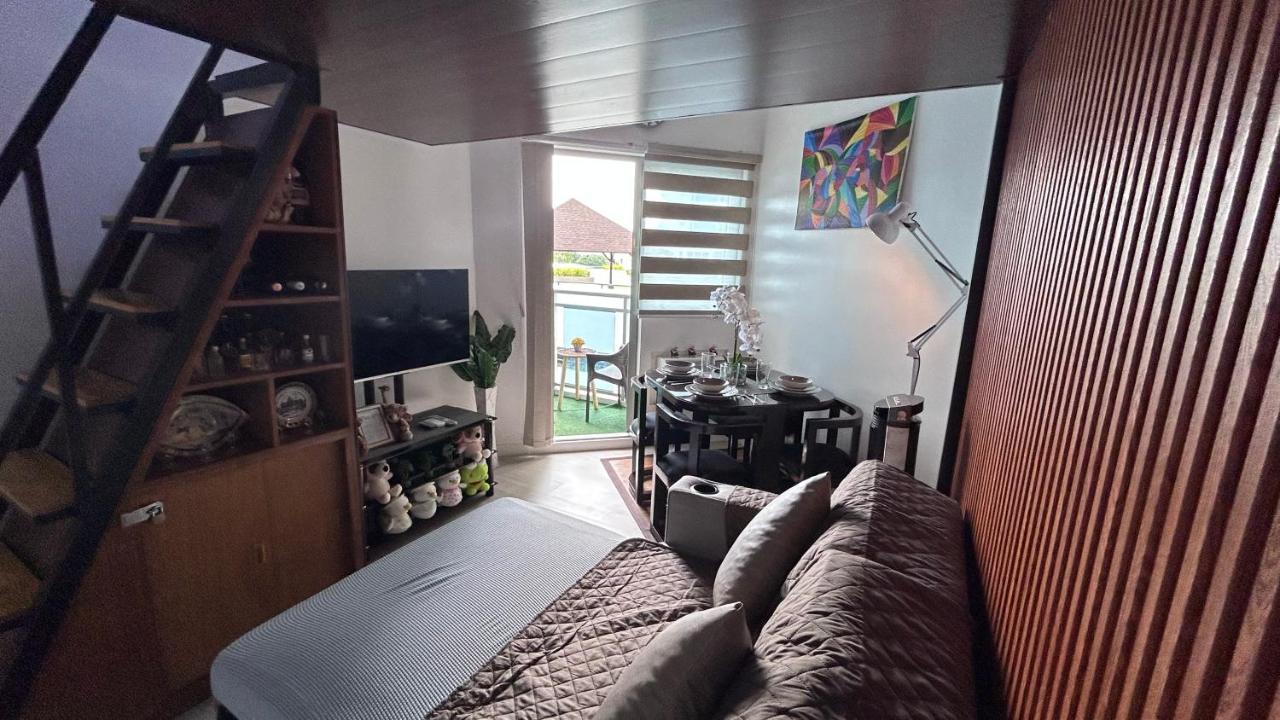 Kurlix Suites Of Azure North San Fernando  Exteriör bild